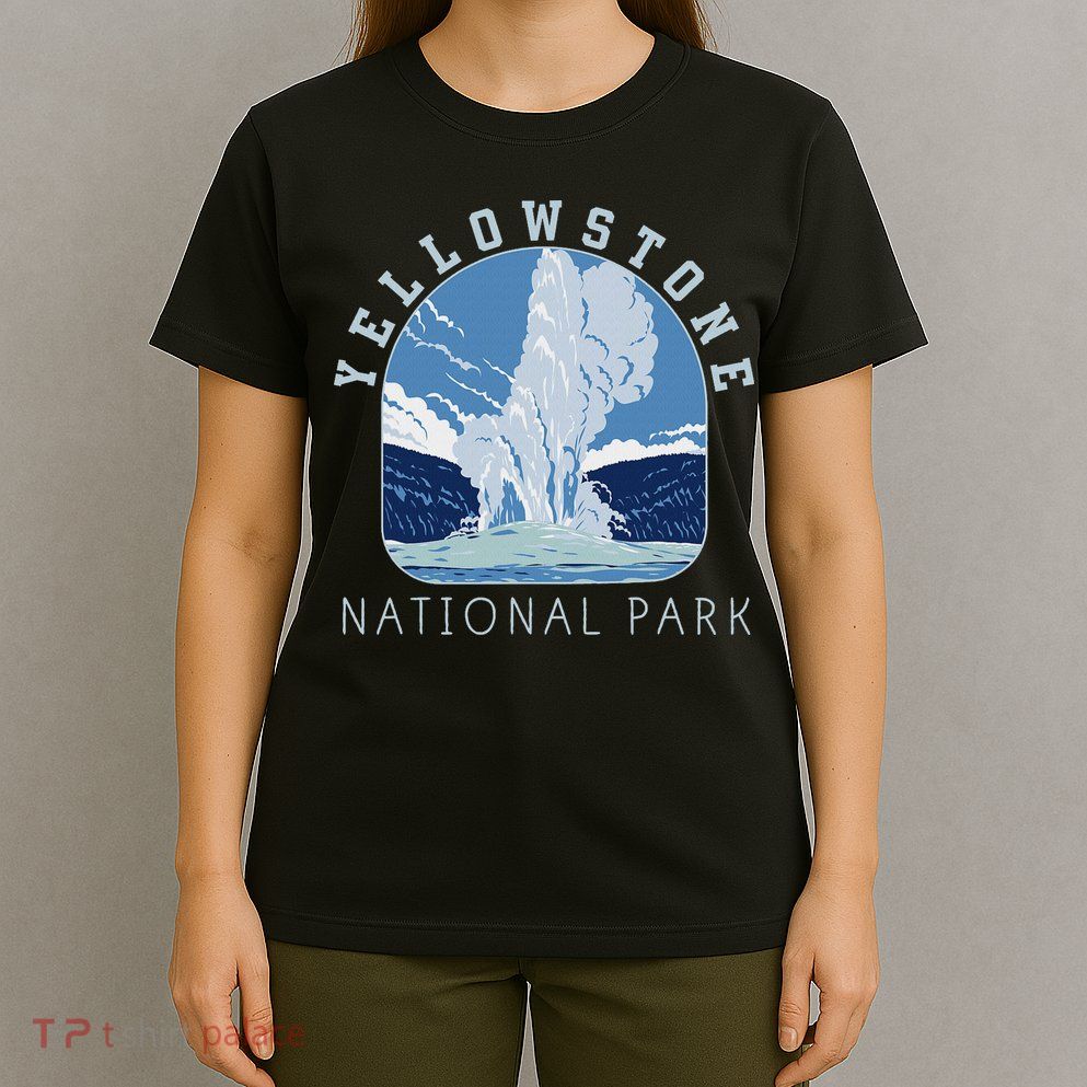 Yellowstone Park Gifts National Park Retro Vintage Old Faithful Gifts  T-Shirt
