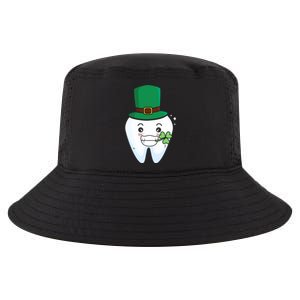 Zahn Kobold Clover Leaf St Patrick's Day Dentist Gift Cool Comfort Performance Bucket Hat