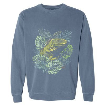 Zoo Keeper Lizard Lover Gift Iguana Garment-Dyed Sweatshirt