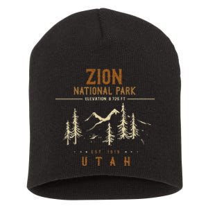 Zion National Park Us Nationalpark In Utah Short Acrylic Beanie