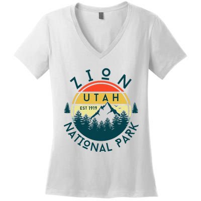 Zion National Park Utah Nature Hiking Outdoors Women's V-Neck T-Shirt